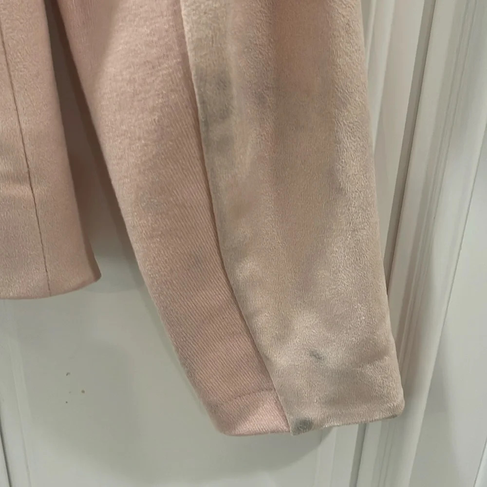 H by Halston Women's Size 6 pink
Long Sleeve Zip Up lined Blazer with flaw - Picture 14 of 15